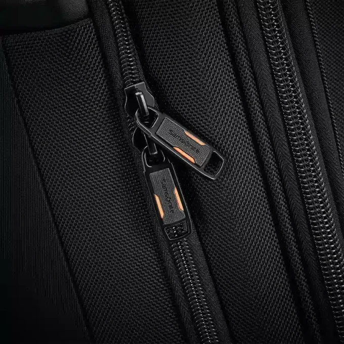 Valiză rotativă extensibilă Samsonite Pro Large Valiză rotativă extensibilă Samsonite Pro Large